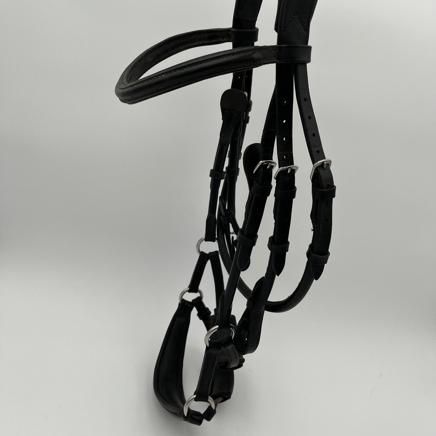 Full Black Anatomical Bridle with Patent Noseband