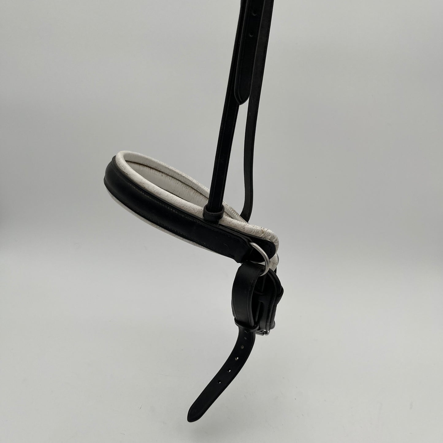 Schockemohle Black and White Leather Crank Noseband